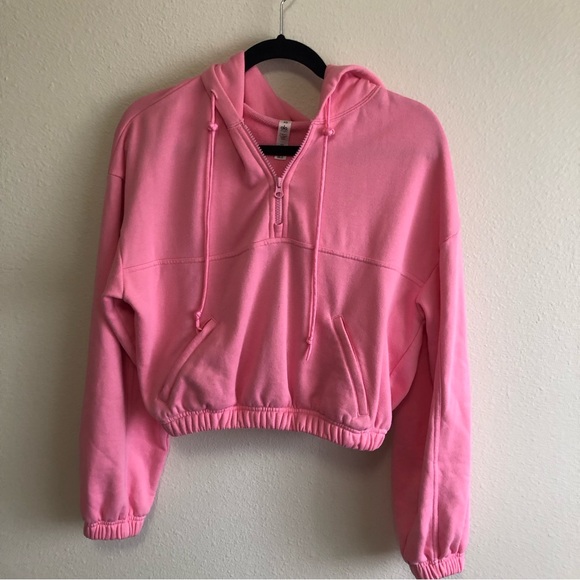 Alo Yoga Stadium Quarter-Zip Hooded Sweatshirt in Parisian Pink - Picture 5 of 12